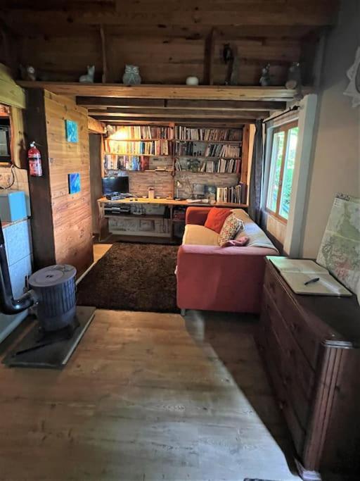 Cabane Dans Les Bois Avec Vue Sur Les Pyrenees Saint-Laurent-de-Neste Εξωτερικό φωτογραφία